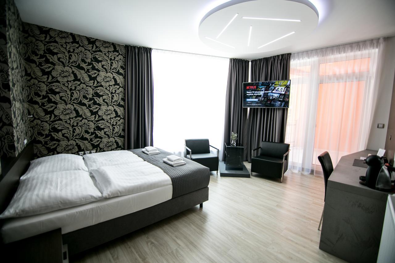 Hotel U Kostela Modrice Exterior photo
